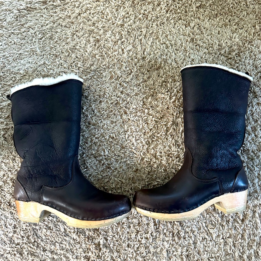 No 6 Shearling clog boots in size 43. Lots of life left in them!